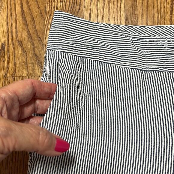 Talbots Seersucker Bermuda Shorts 6 - Picture 4 of 5